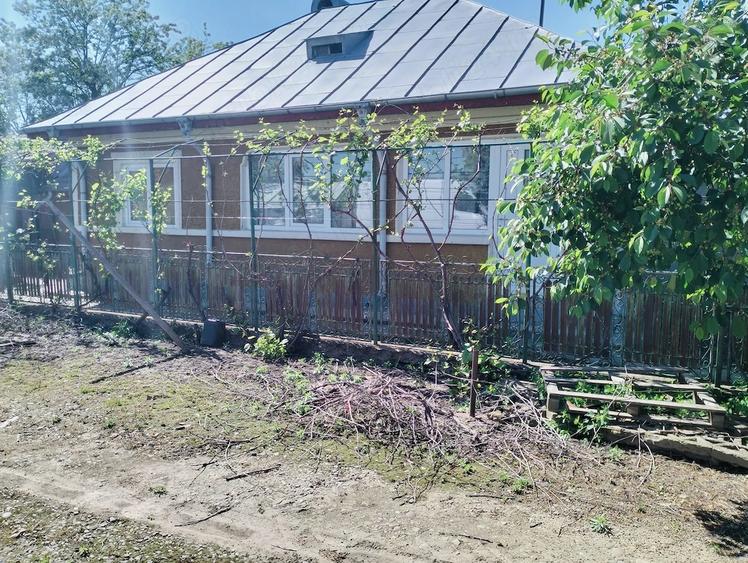 Casă cu 4 camere cu Teren 1850 Mp în Maia