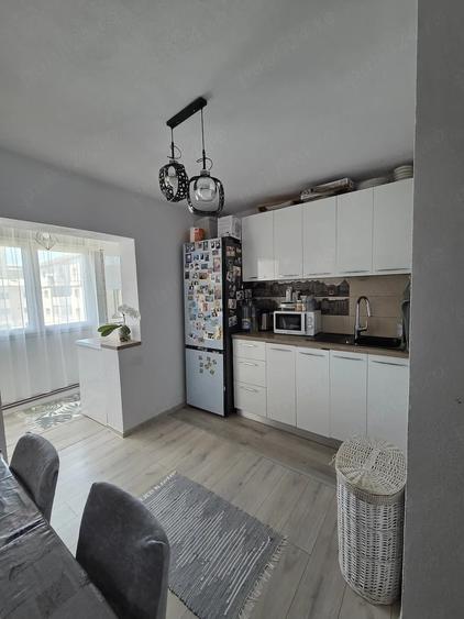 Apartament cu 3 camere decomandat în Ostroveni