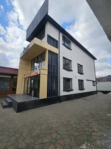 Spațiu comercial, de 400 mp, în Central