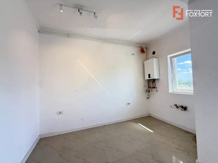 Apartament cu 3 camere semidecomandat în Torontalului