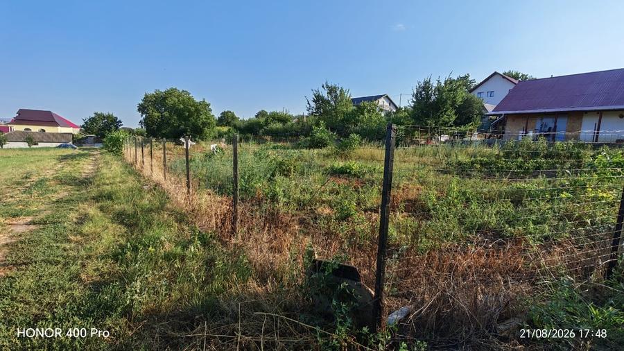 Teren agricol intravilan de 2100 mp, în Nord-Est