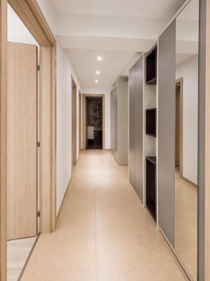 Apartament cu 2 camere decomandat, mobilat în Tractorul