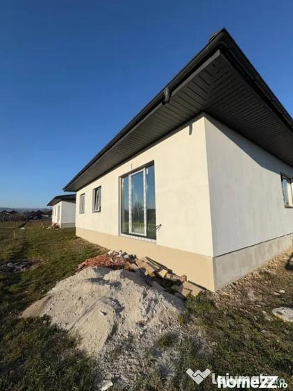 Casă cu 4 camere cu Teren 400 Mp în Săsar