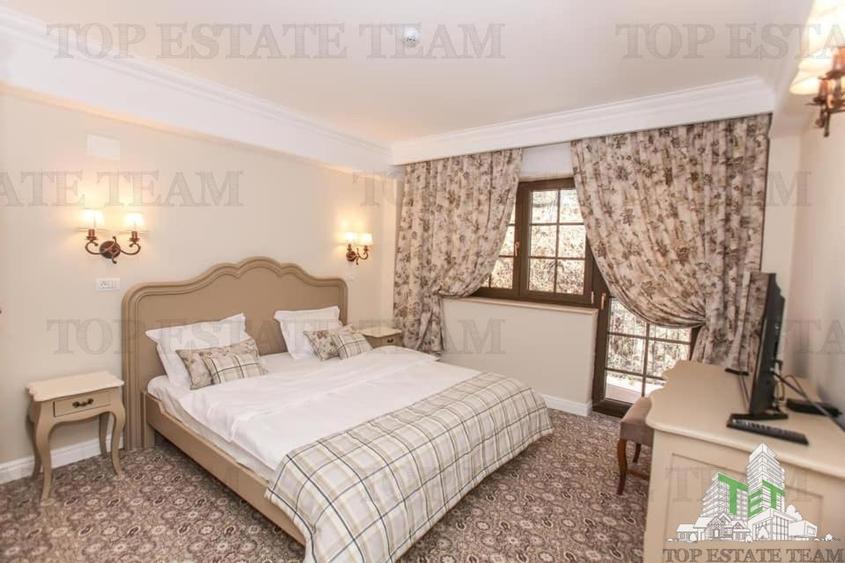 Hotel/Pensiune, de 1,093.1099853516 mp, în Central