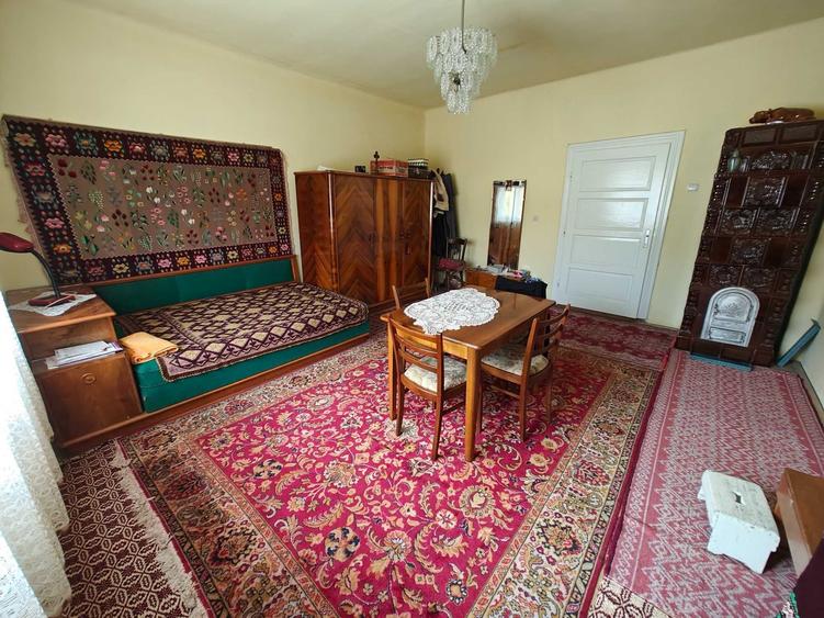 Casă cu 3 camere în Gura Râului