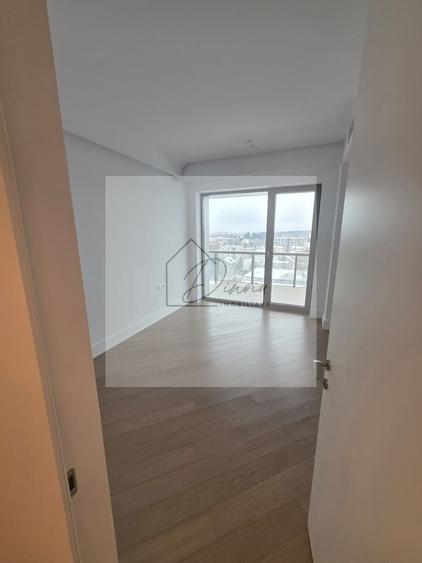 Apartament cu 4 camere decomandat, mobilat în Central
