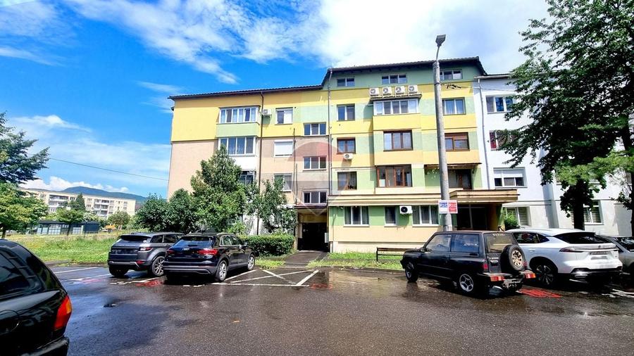 Apartament cu 2 camere decomandat în Central
