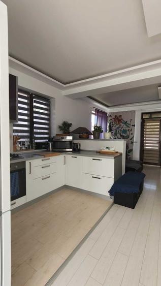 Casă cu 4 camere în Sântandrei