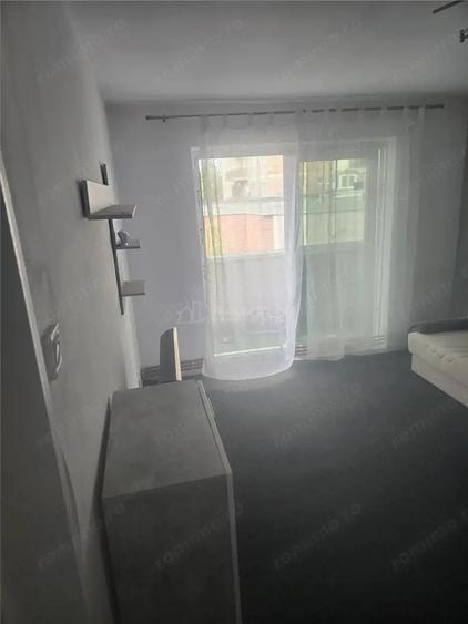 Apartament cu 3 camere decomandat în P-ța Gării