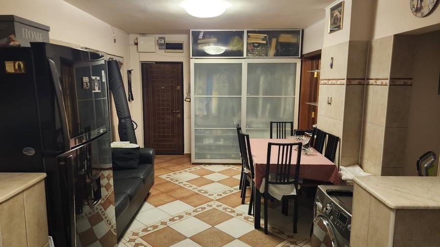 Apartament cu 3 camere decomandat, mobilat în Drumul Taberei