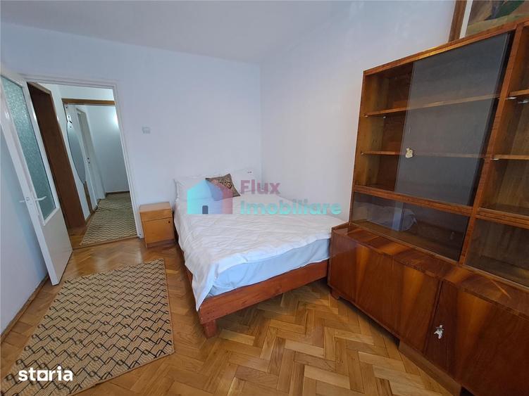 Apartament cu 3 camere decomandat în Central