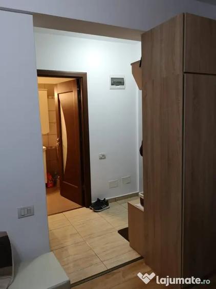Garsonieră decomandată în Central