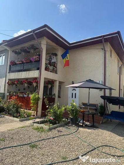 Casă cu 4 camere în Central