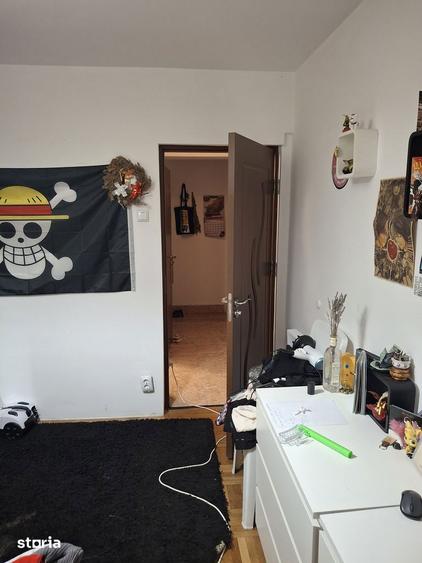 Apartament cu 3 camere semidecomandat în Giulești