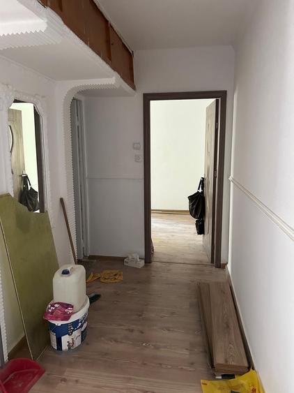 Apartament cu 3 camere semidecomandat în Găvana