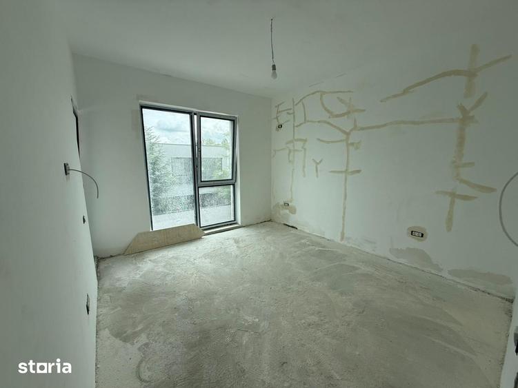 Casă cu 4 camere cu Teren 250 Mp în Ghencea