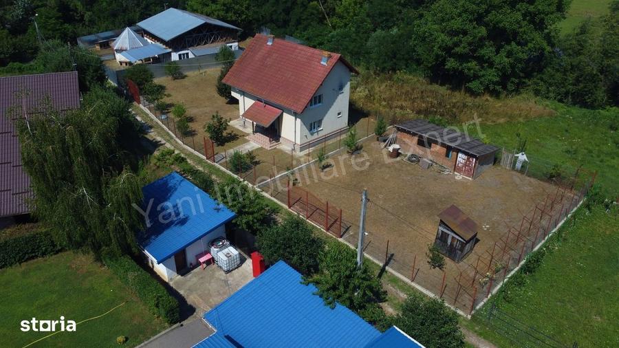 Casă cu 4 camere în Curtea de Argeș