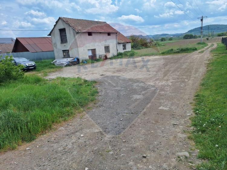 Teren Construcții intravilan de 1160 mp, în Dârlos