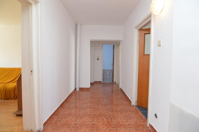 Apartament cu 3 camere decomandat în Unirii