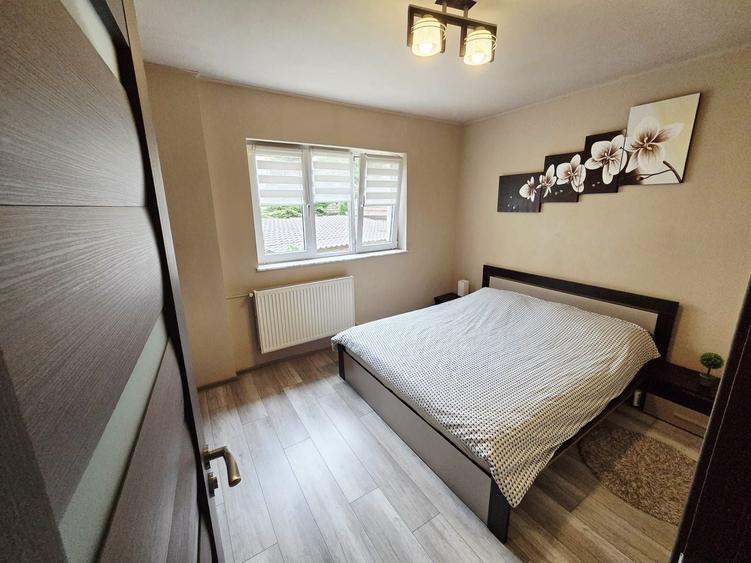 Apartament cu 3 camere decomandat, mobilat în Dâmbovița