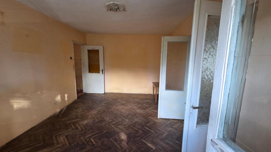 Apartament cu 2 camere nedecomandat în Inel II