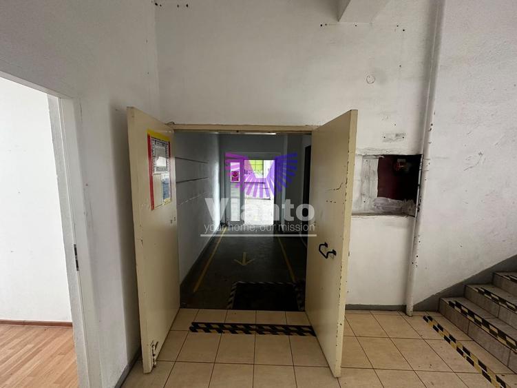 Birou, de 385 mp, în Central