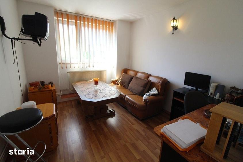 Casă cu 6 camere decomandat cu Teren 335 Mp în Central