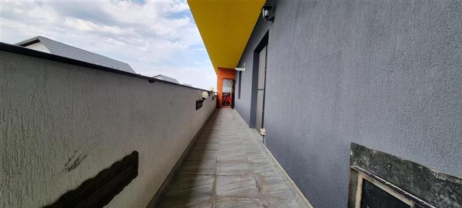 Apartament cu 3 camere decomandat, mobilat în Tractorul