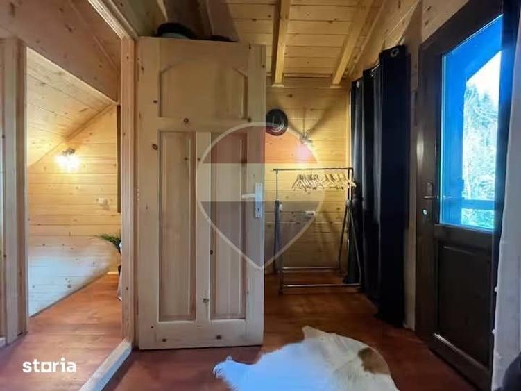 Casă cu 2 camere cu Teren 1500 Mp în Poieni