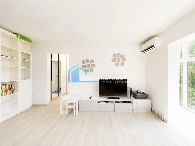 Apartament cu 3 camere semidecomandat în Blașcovici