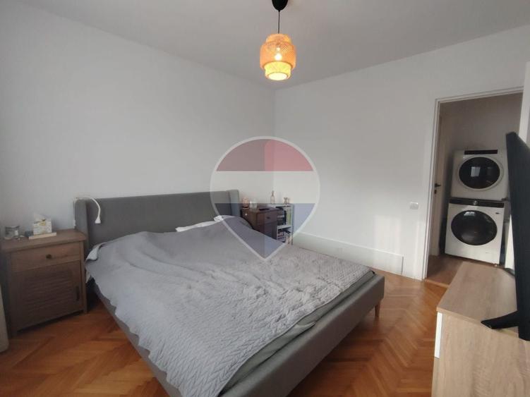 Apartament cu 3 camere decomandat în Săsar