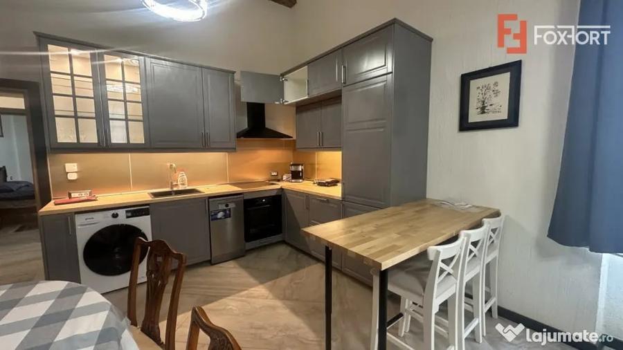 Apartament cu 2 camere decomandat, mobilat în Central