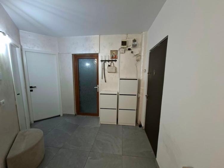 Apartament cu 2 camere decomandat, mobilat în Poarta 6