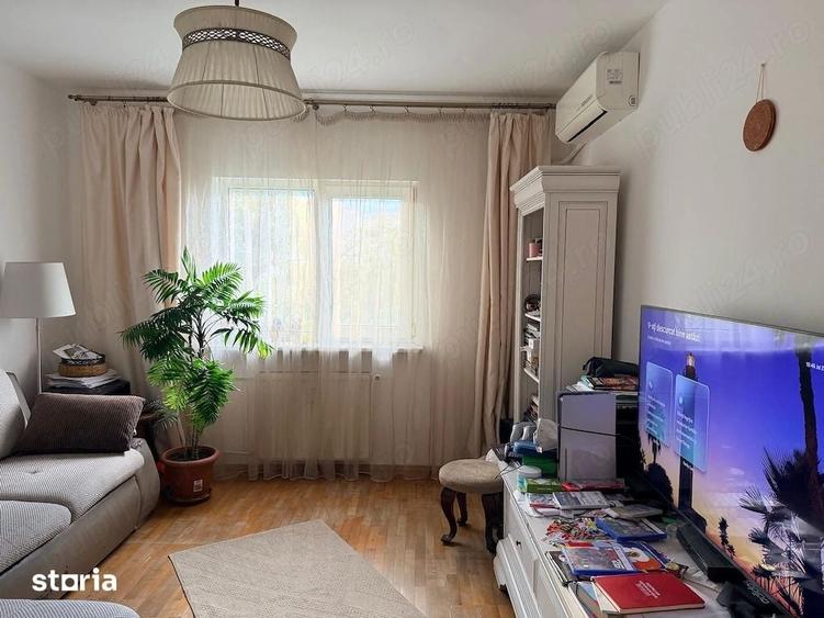Apartament cu 3 camere decomandat în Nerva Traian