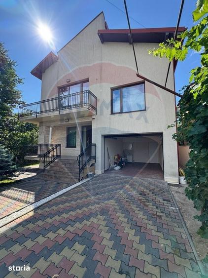 Casă cu 4 camere cu Teren 800 Mp în Central
