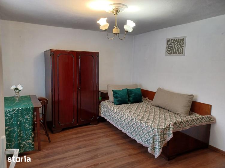 Casă cu 4 camere cu Teren 458 Mp în Central