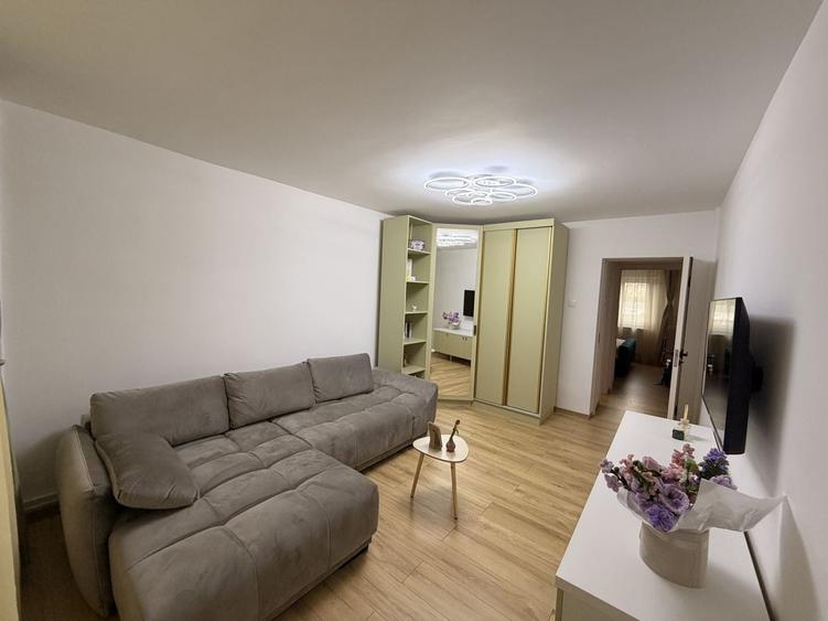 Apartament cu 2 camere decomandat în Central