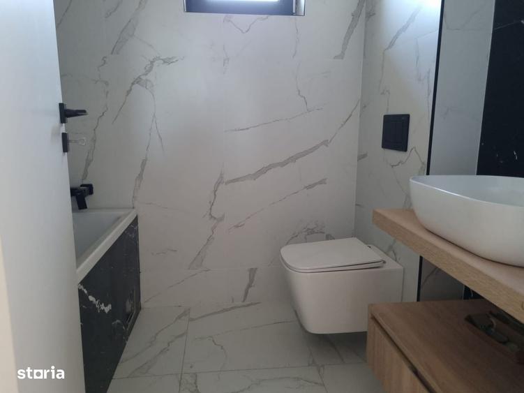 Casă cu 4 camere cu Teren 300 Mp în Central