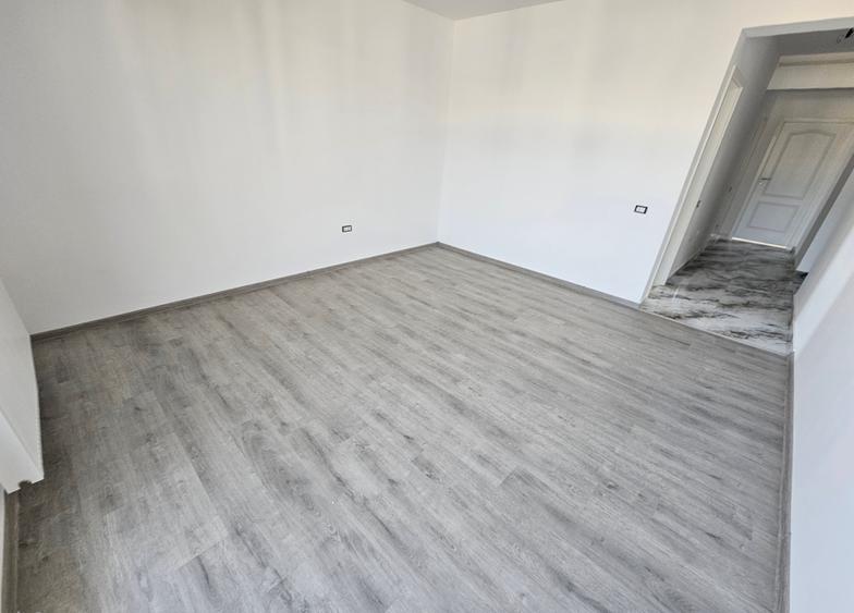 Apartament cu 2 camere decomandat în Haliu