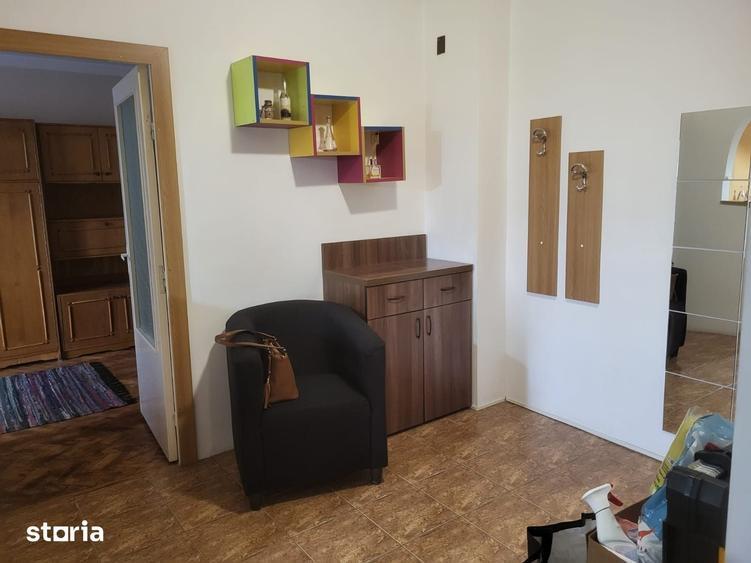 Apartament cu 2 camere semidecomandat în Cristian