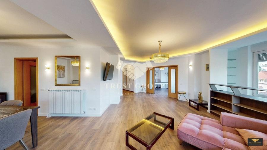 Apartament cu 4 camere decomandat, mobilat în Primăverii