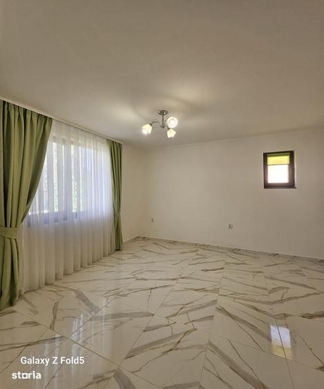Casă cu 4 camere în Sântandrei