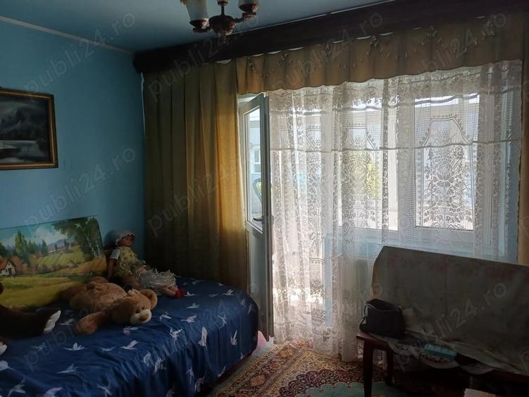 Apartament cu 3 camere decomandat în Tineretului