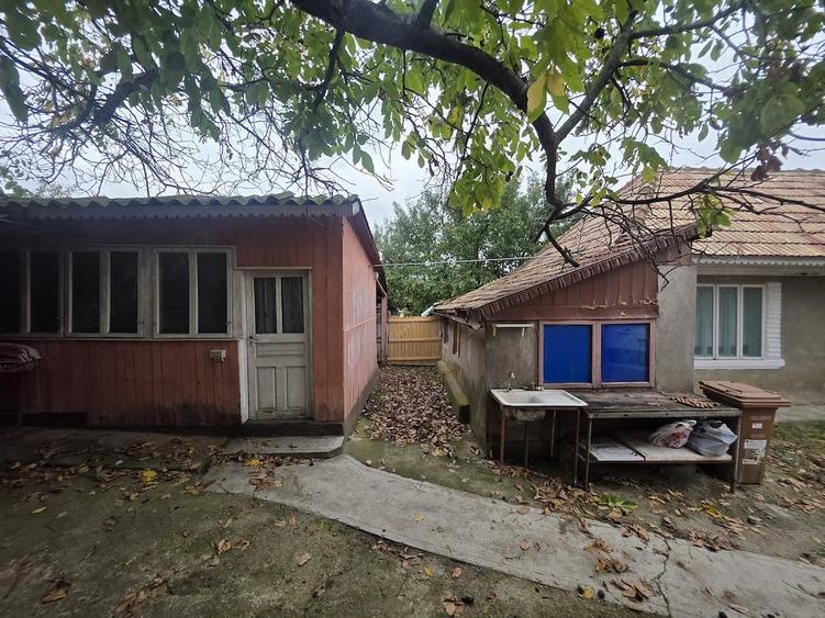 Casă cu Teren 1800 Mp în Scoposeni (Gorban)