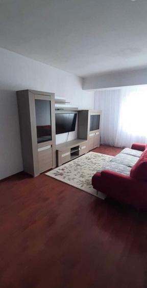 Apartament cu 3 camere decomandat în Drumul Taberei