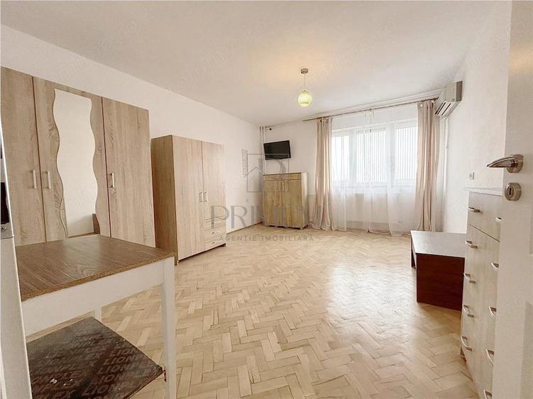Garsonieră semidecomandată în Bălcescu