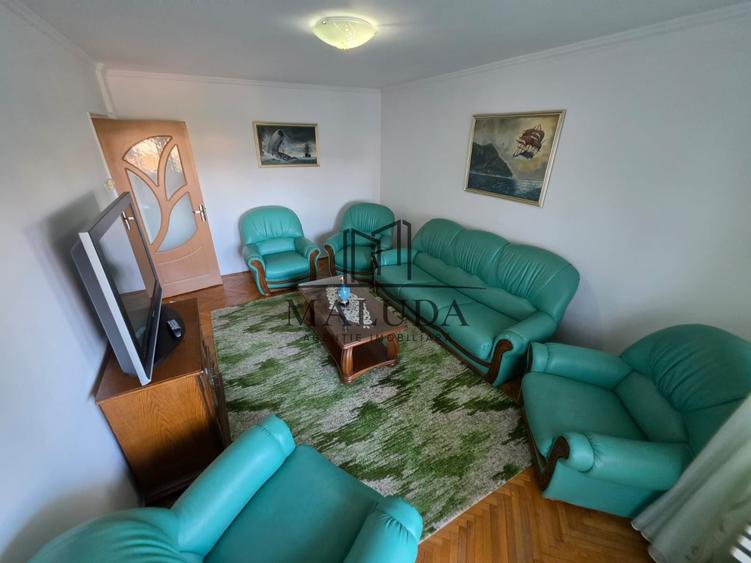 Apartament cu 4 camere decomandat, mobilat în Ultracentral