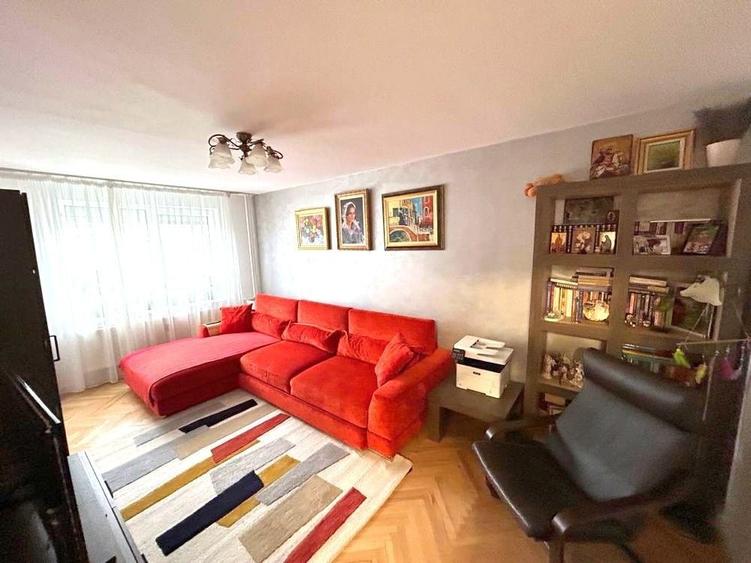 Apartament cu 3 camere decomandat, mobilat în Baba Novac