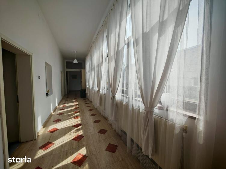 Casa in zona centrala 222 amprenta sol + anexe, suprafata teren 586mp - 2