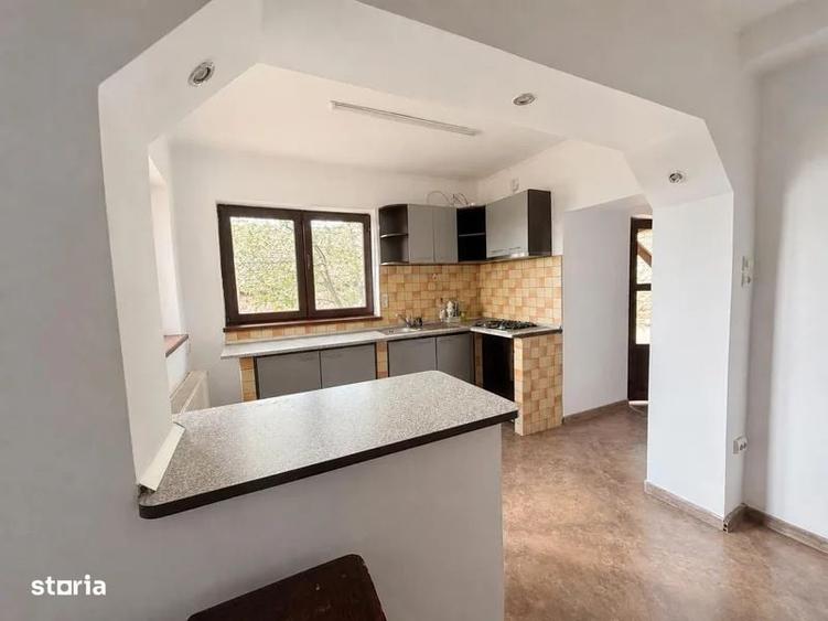 Casă cu 4 camere cu Teren 400 Mp în Exterior Sud